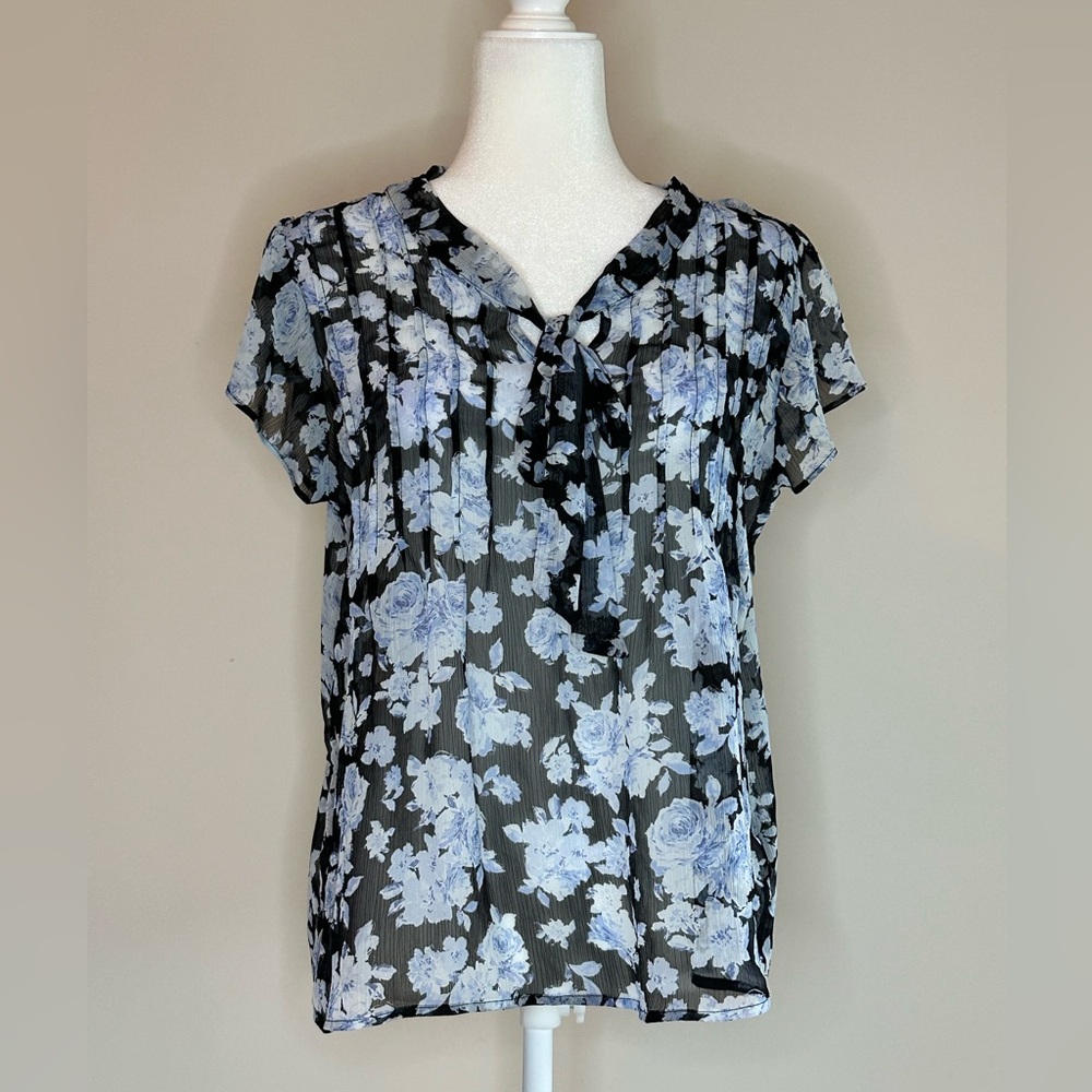 Elle Floral Blouse - Black and Blue
